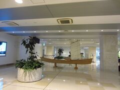 無事に到着。荷物が出てくるのを待つ。待ち時間が長く感じられる。