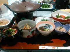 この日は、３月に泊まった、民宿赤坂田にお世話になりました
美味しい夕食、お腹がはち切れそう(笑)