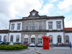 Port-Campanha駅

帰りはホテルからタクシーで直接ポルトカンパニャン駅へ。
帰りの電車まで40分ほど時間があったので、近くのチープなカフェで軽く食事を採る。