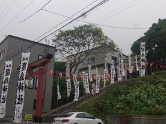 そして、こちらへ。

丁度、お祭りの時期で、幟が沢山並んでいました。