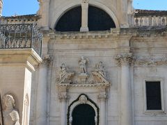 ルジャ広場に面した『聖ヴラホ教会』

聖ヴラホは、ドブロブニクの守護聖人だそう。