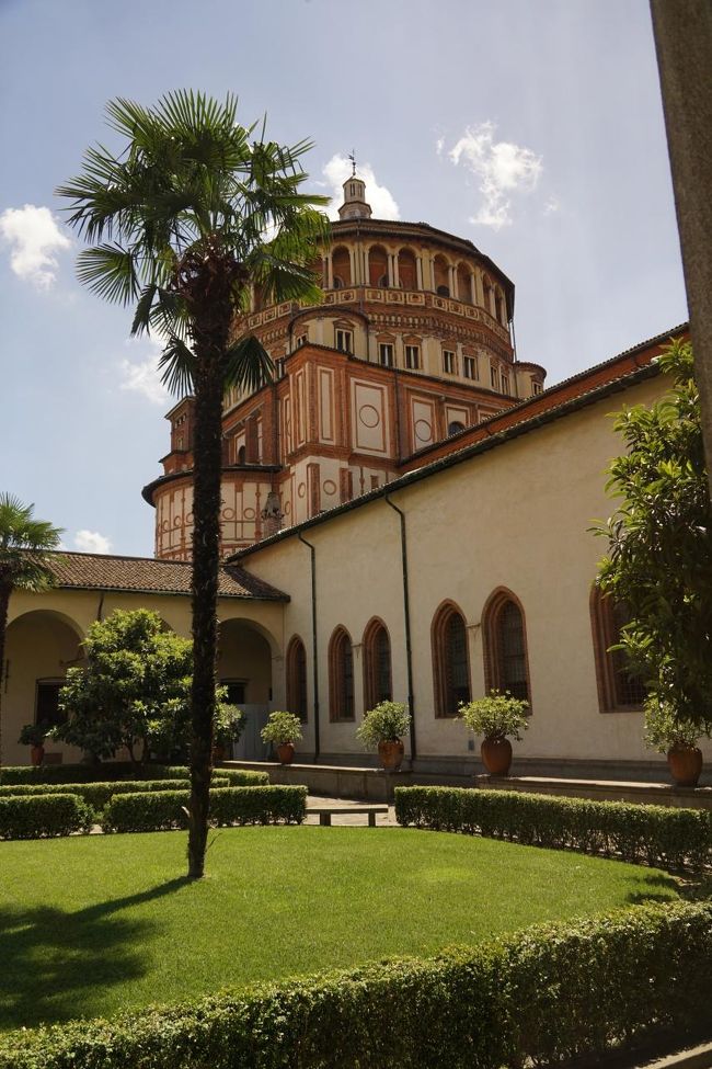 時間まで待って、入場します。30年前にはこんなことはなく、すっと入ることができたのですが、修復が終わりきれいになって完全予約制になりました。