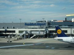 フランクフルト空港に到着
ここまではアシアナ航空を利用。同じスターアライアンス陣営のルフトハンザがいっぱいでした。