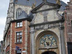 最古の「聖パウルス教会」
祭壇にはルーベンスの絵画が展示されている。