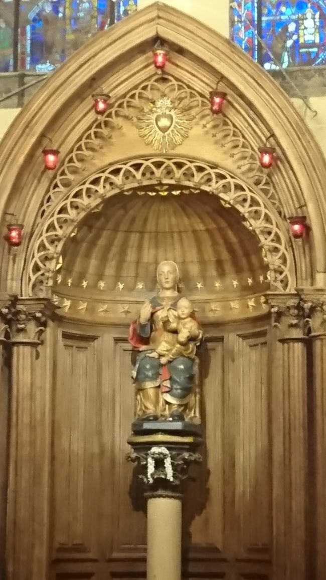 柱の上の聖母です