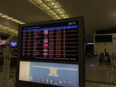 搭乗３時間前にノイバイ空港へ。