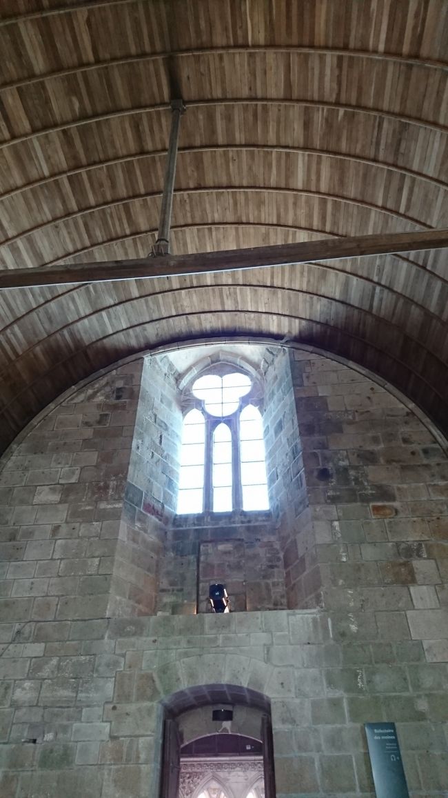 ちょっと、隠れミッキーを思いだし…。