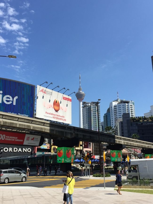 天気は最高。ここの交差点からはツインタワーやモールも<br />近いが行かないのである。