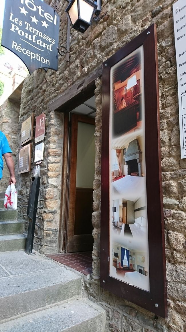 客室から、モンサンミッシェルの外壁がみれて装飾もかわいらしいものだったのを覚えてます。<br />ぜひ、島内のホテルならここがオススメ。