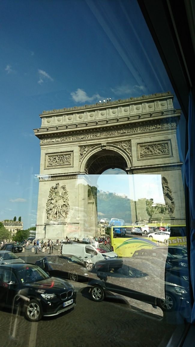 こんな近くまでの来ました。パリにきたっていう実感が湧いてきました。