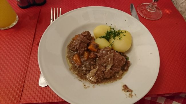 牛頬肉のブクブルギニヨンです