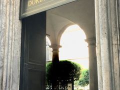 5月16日　火曜　晴れ　17778歩

Palazzo Doria Pamphilj (ドリアパンフィーリ美術館)が今回のイタリア旅行のメインテーマです。
ここにブリューゲル(父)の「ナポリ湾の海戦」があります。

素晴らしい美術館でした。