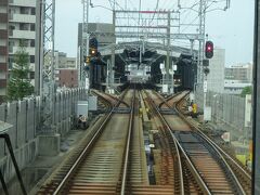 西鉄久留米駅を出ると、すぐに花畑駅に停車。
かつて、甘木線の電車が折り返していた駅で、まだ地上駅だった頃、乗り換えのため降りたことがある。

この駅で運転士が交代。