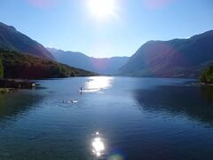 ボーヒン湖。夕刻なので完全に逆光。
できれば湖の向こうにある「サヴィツァの滝」にも行ければと思っていましたが、時間的に無理でした。ザグレブ・リュブリャーナ間の渋滞とヴィントガル渓谷の行列さえなければ。。。