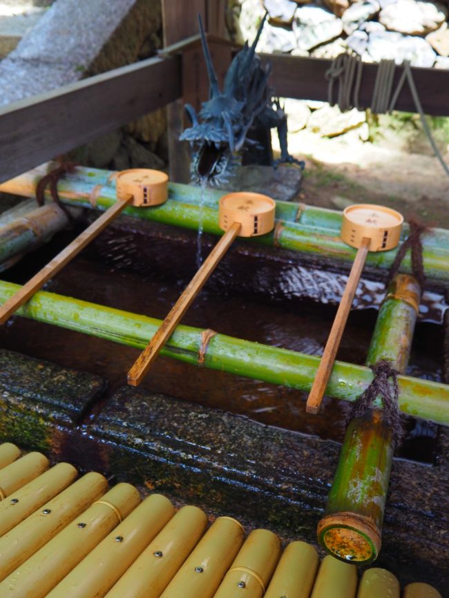 夫婦大國社（めおとだいこくしゃ）の向かいに手水舎があります。