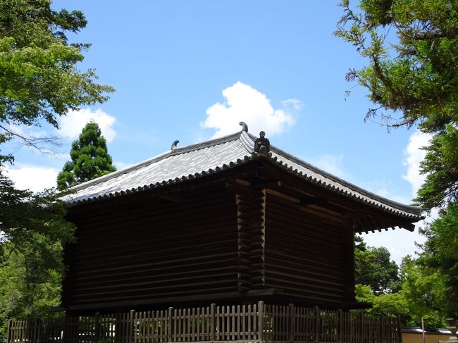 校倉造りの建物が。