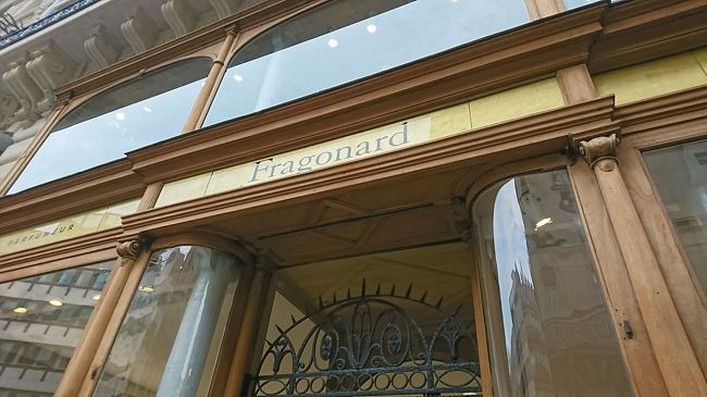 オペラ座のちかくだったので、少し歩くことに。<br />フラゴナールという香水のお店です。<br />まだ、日本には未上陸だとか。<br />