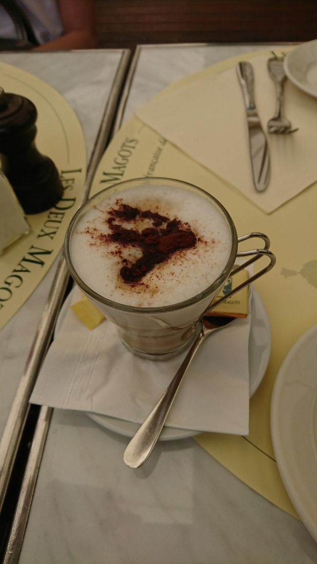 フランスにきてから、インスタント以外のコーヒーを飲んでいなかったので、注文しました。