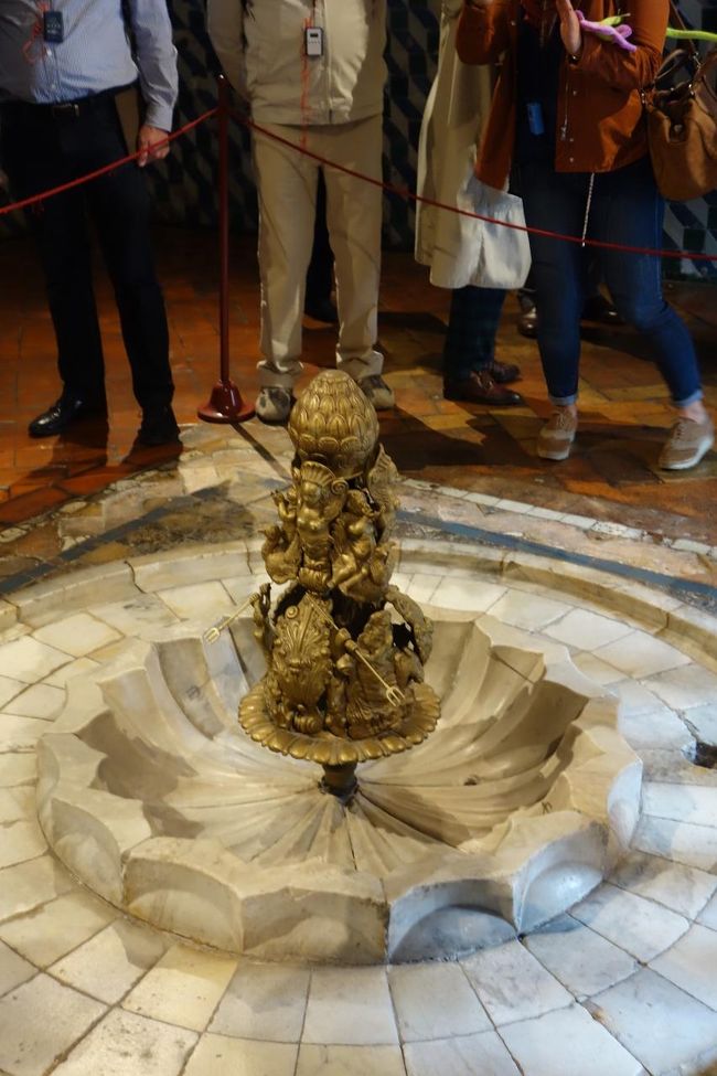 アラブの間の噴水。