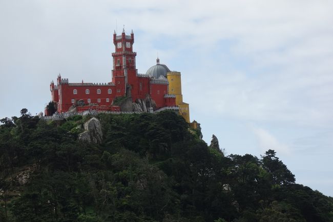 途中、ペーナ宮が綺麗に見えます。