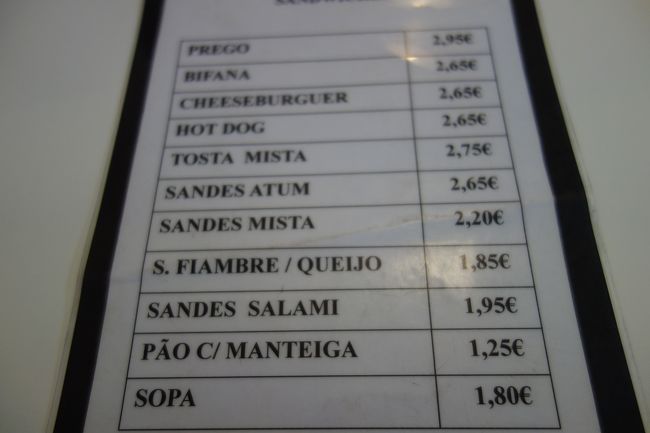 メニュー。<br />ここは地元客が多い（しかも高齢者）。