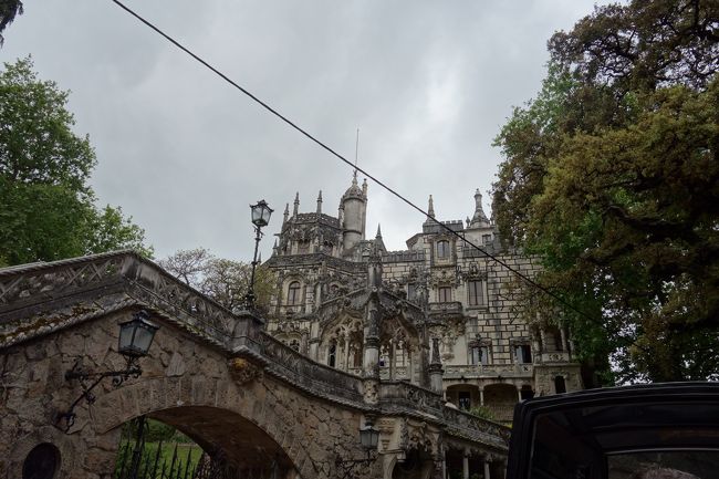 駅からレガレイラ宮殿までは大渋滞、しかもレガレイラ手前の道路にえんこしている車がいて全く動かなくなってしまいました。<br />駅からレガレイラを超えるまで40-50分くらいかかりました。