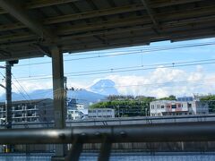 三島駅からの富士山。