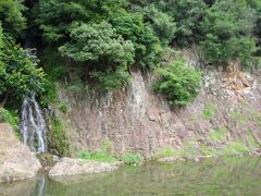 前回来たときはこの滝の近くにカワセミが居ましたが今日は出合えませんでした。