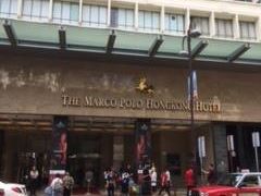 夜の待ち合わせまで時間がまだあるので、マルコポーロ香港ホテルからハーバーシティをサクッと見ました。