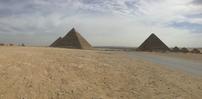 そこから毎度のことラクダ乗る？馬乗る？の勧誘。今日だけで8406731001671910回くらい言われて腹立つ通り越してうざい。<br /><br />パノラマビュースポットに行きたいけどもう無理疲れた。<br />