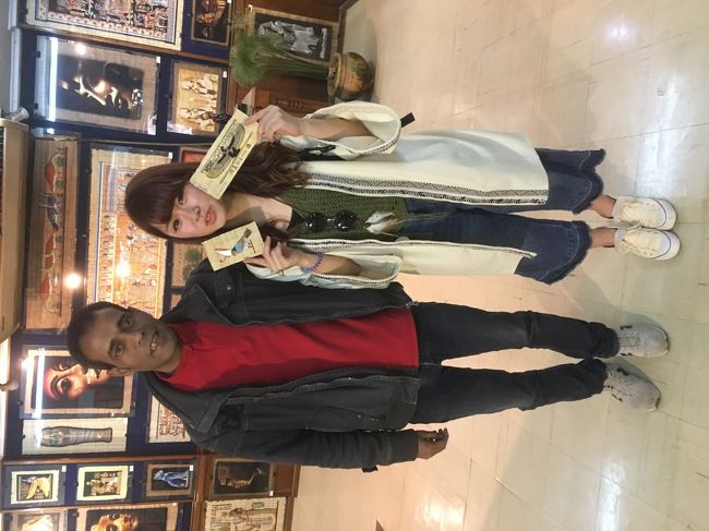 ヒエログリフの意味とアルファベットに当てたものを教えてもらった<br /><br />ここにいる1人のエジプト人は日本語喋れる。<br />その他にもパピルス草がパピルスの紙になるまでの工程を実演で日本語で教えてもらった。<br /><br />欲しかったから自分の名前入りパピルスを買った。<br />50￡E<br /><br />ありがとう。<br />