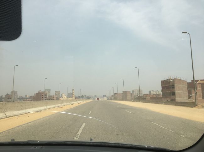 そこから車で移動