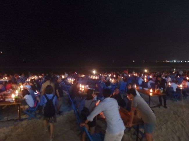 中の席はガラガラでしたが、テラス席はお客さんでいっぱいでした！