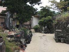 次は喜宝院。
竹富島の昔からの生活用具などを展示しています。
ちなみに一応入場料がかかりますが、スタッフが誰もいない時は入り口に勝手に置いておくスタイルです。
