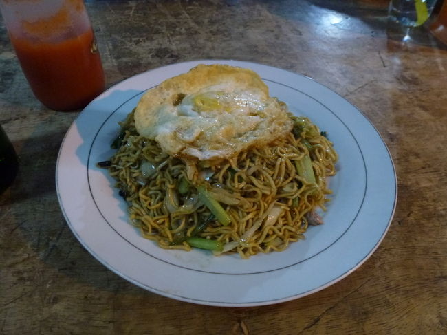 初日はミーゴレン。<br />激ウマ♪<br />しかもボリュームがすごい。日本の大盛以上。