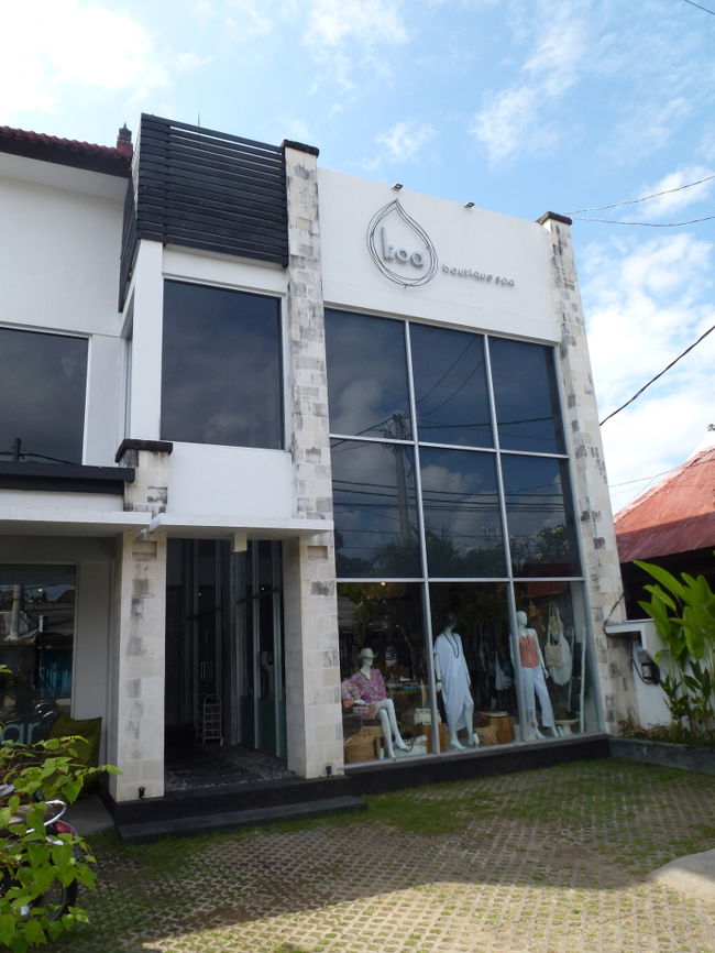 名前通りブティックとスパが一緒になっています。<br />オープン直後の10時に訪問したら待ち時間なしでした。<br />バリニーズマッサージ（60分）をお願いしました。<br />130,000IDR也、街スパよりは高いが、それでもめっちゃお安い。<br />