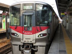 呉線広駅（広島県）朝5時ちょうど発の糸崎行き一番列車で三原駅に到着
旅のトップバッターは、新型の227系でした