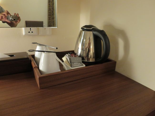 キンキンに冷える冷蔵庫、ティーセットあり