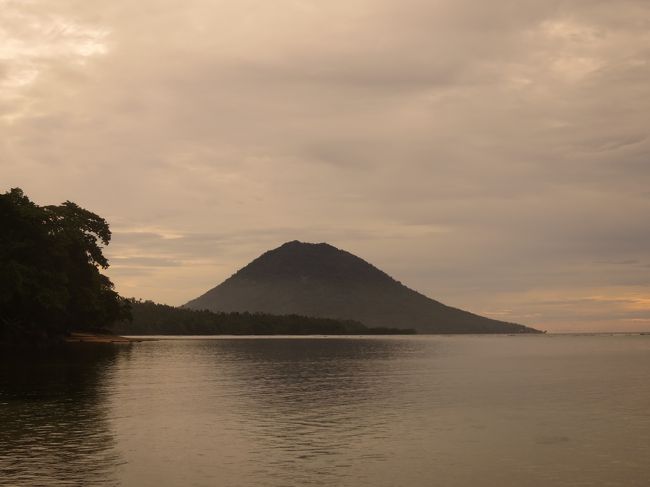 でも一応マナド富士を眺めましょう