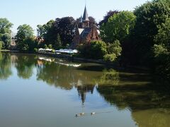 愛の湖公園♪
なんてまさにこの風景にピッタリなステキな名前なの？！