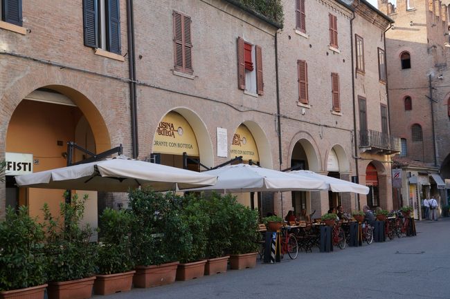 夕食はホテルの人に聞いてここ「CUSINA E BUTEGA」サラマ ダ スーゴを食べたいとリクエストしたらここなら提供してるかもしれないとのこと。よく聞くとこの料理は冬の季節のものだという。