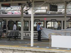 尾道駅でなんだか特別の列車の送り出し式典をしていた。