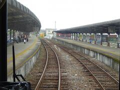 島原駅の構内。