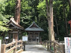 戸ノ口堰洞穴近くの小さな社。厳島神社というと広島の宮島を思い出すけど、こちらは明治の神仏分離令で改称したもの。以前は宗像神社と呼ばれていたそう