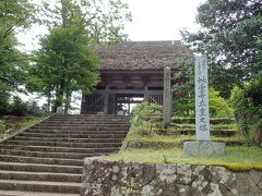 ちびちびとおいしいお酒をいただいた後は妙宣寺。
日蓮宗佐渡三本山の一つだそうです。