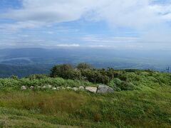 午後のコーススタート。

まずは両津港から山道を登って着いたところは白雲台。
標高約850mからの眺めは見晴らしが良くて国中平野が見渡せます。