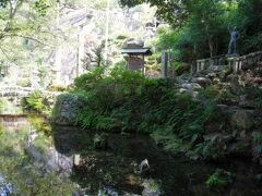 加茂神社に湧き出る「居醒の清水」。古事記や日本書紀に載っていて、日本武尊にも縁があるとか。日本武尊像が立っています。