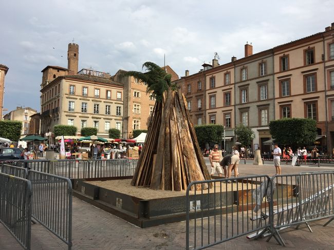 広場　この日は何かイベントがあった様です。<br />