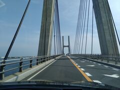 利根川にかかる銚子大橋を渡り茨城県へ侵入します。大橋だけあって距離も長く眺めの良い橋です。