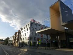 40分ほどでバスターミナルに到着。
そして、今回宿泊するホテル(ibis Kaunas Centre)はバスターミナルのすぐ隣。